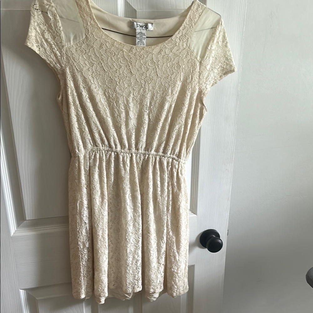 Pinky Elegant Lace Top in Cream